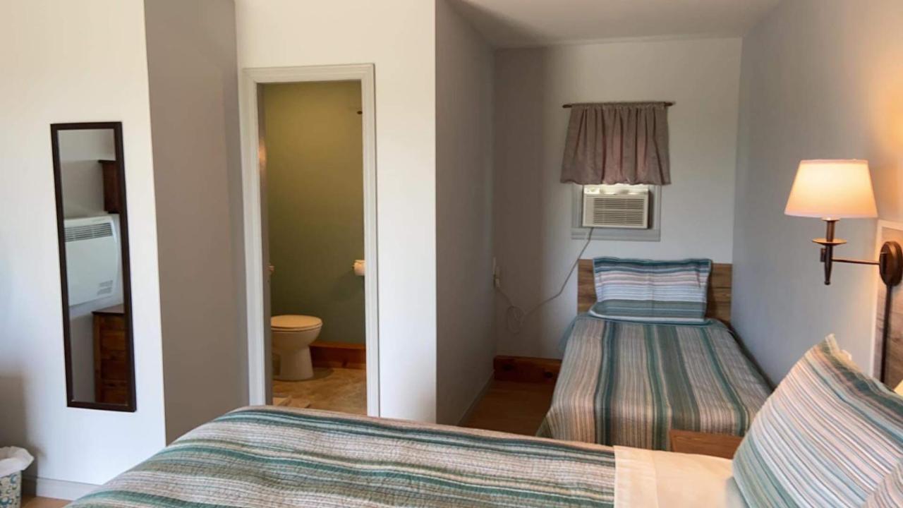 Lakeview Motel Jemseg Esterno foto