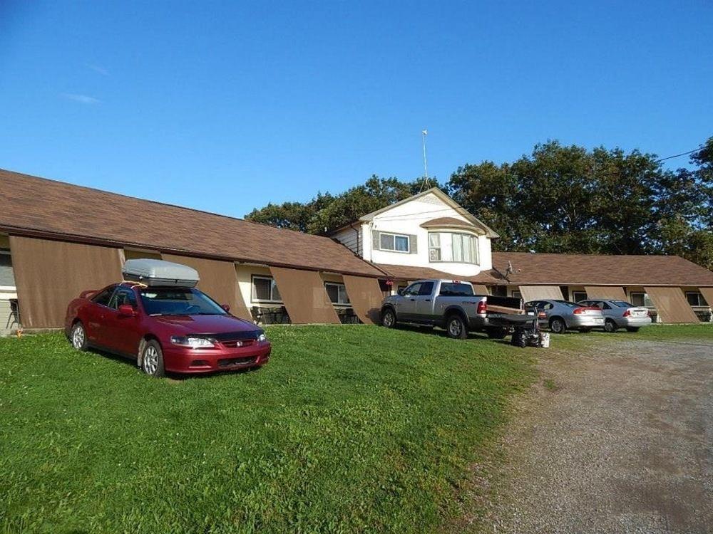 Lakeview Motel Jemseg Esterno foto